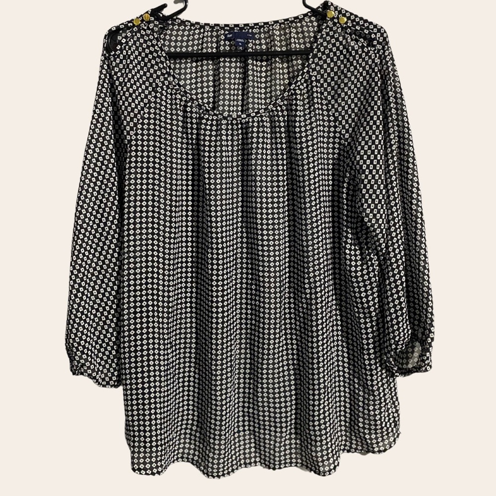 Black and White Diamond Patterned Blouse